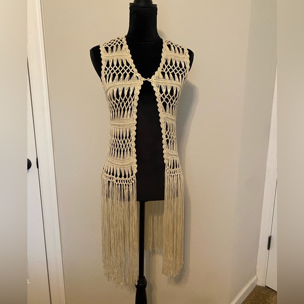 POL Women’s crocheted fringe vest. Size medium